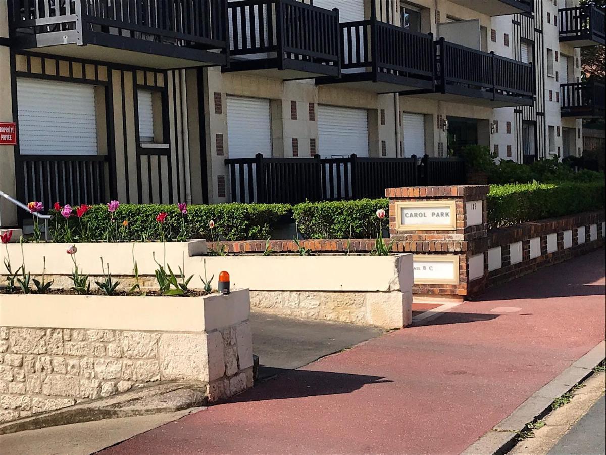 Appartement 3 Chambres Avec Roof Top A 5 Mn De La Plage Deauville Kültér fotó